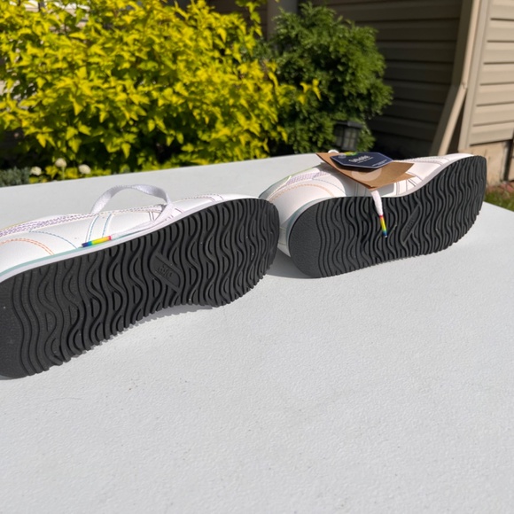 Brand new ASICS white rainbow thread shoes - Picture 3 of 5